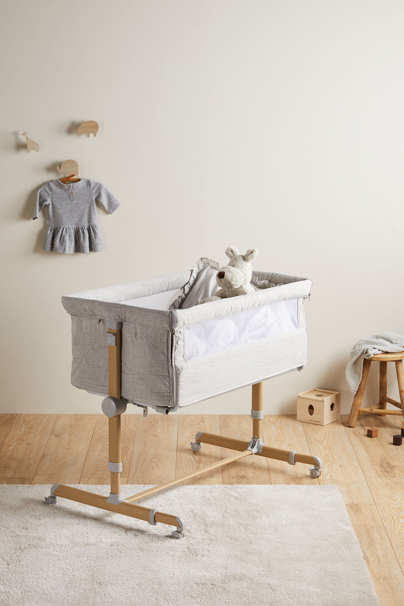 JLY Future Bedside Crib|Ljusgrå