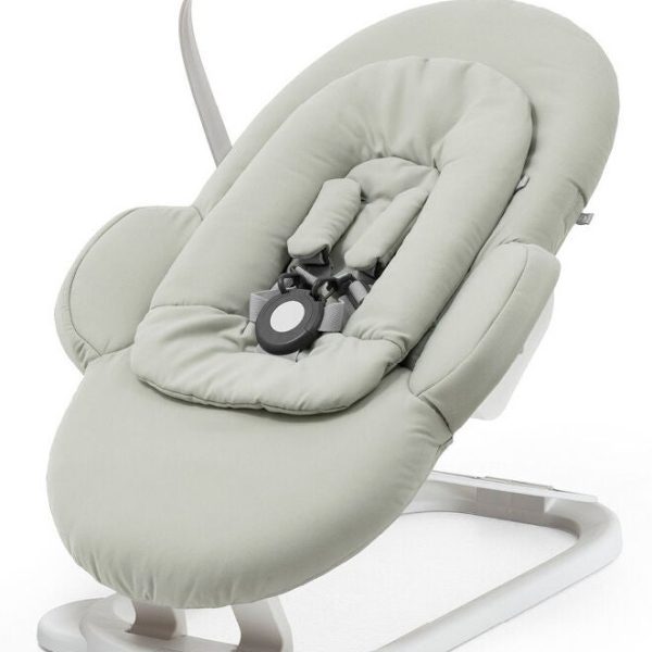 Stokke Steps Babysitter|Soft Sage/White Chassis